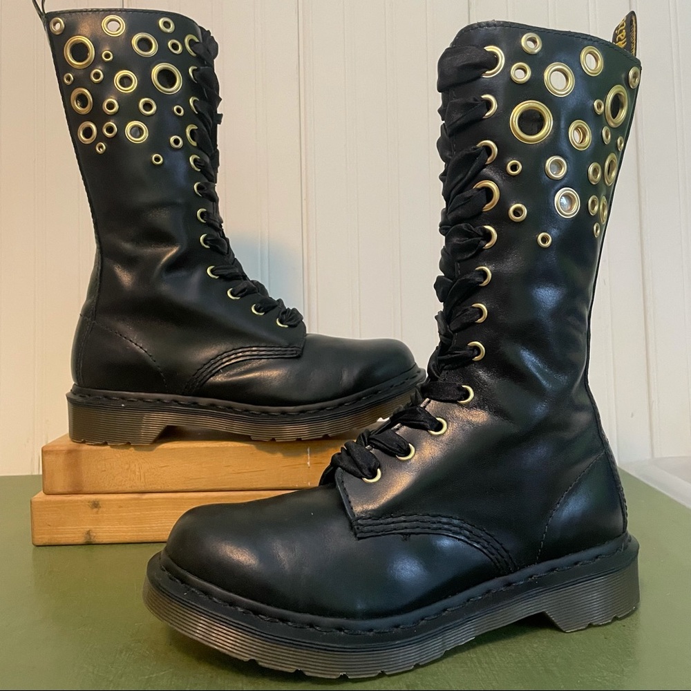 Dr Martens JOHARI Mid Calf Boots w Grommets